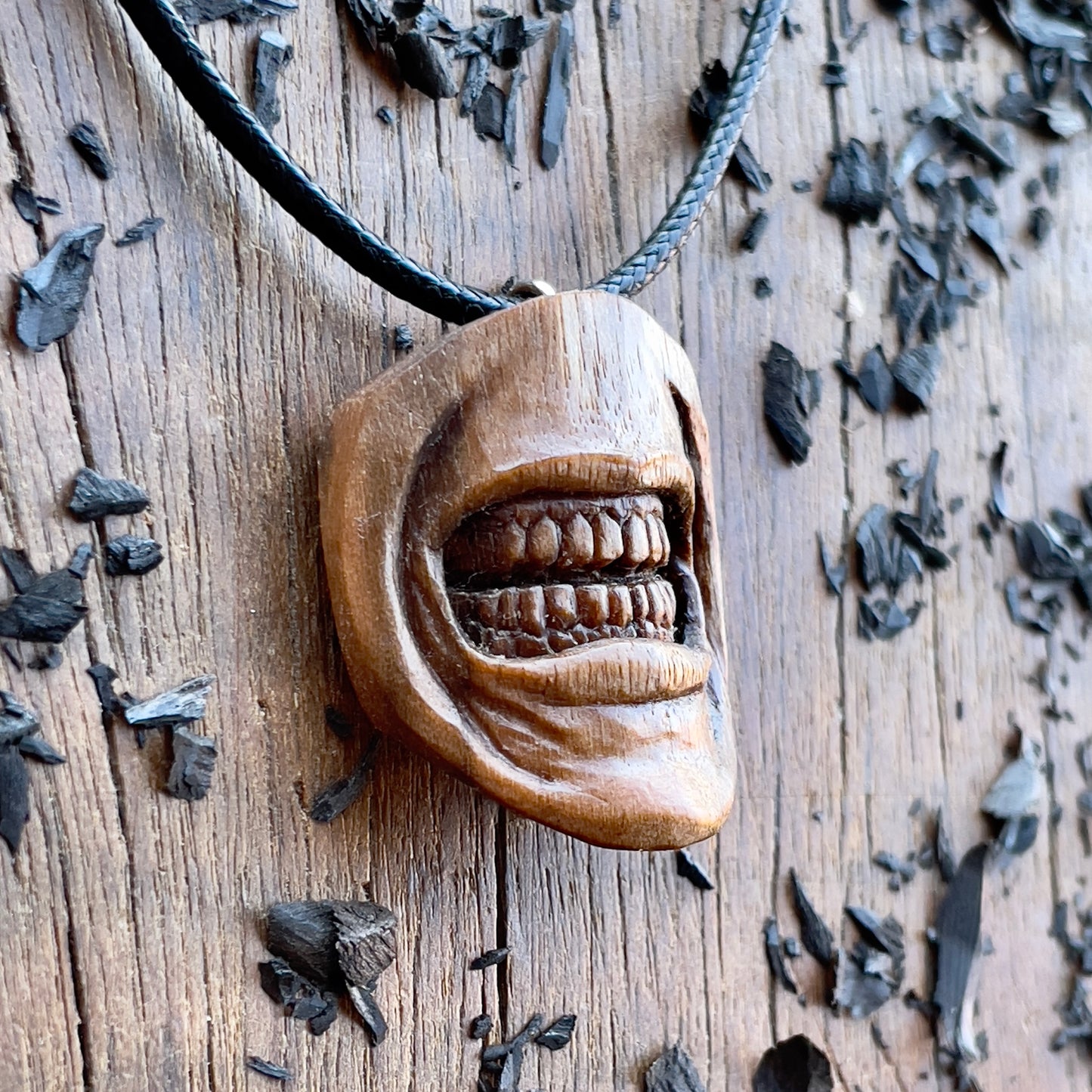 “Angry Expression” Mouth Pendant