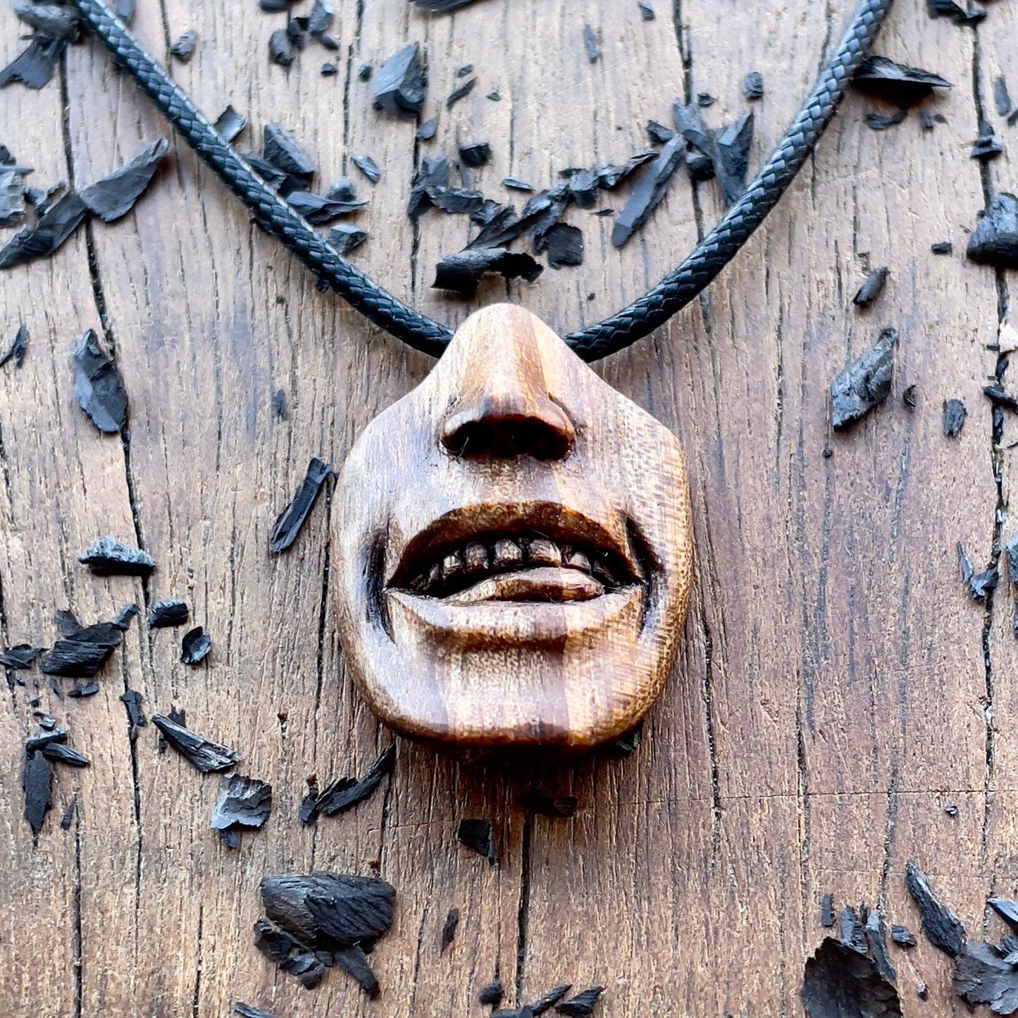 “Sensual Smile” Nose And Lips Pendant