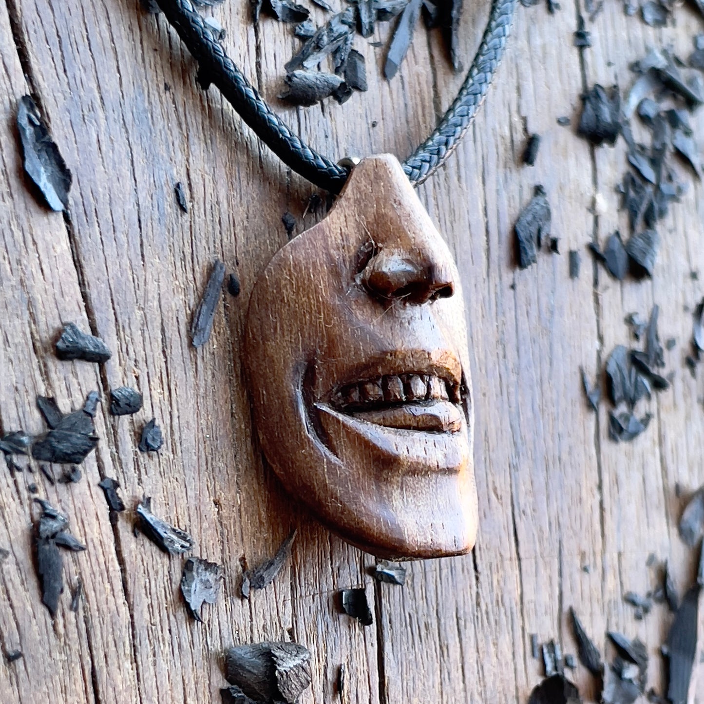 “Sensual Smile” Nose And Lips Pendant