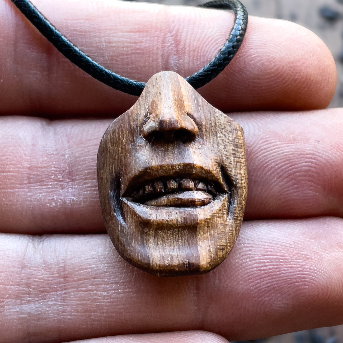 “Sensual Smile” Nose And Lips Pendant