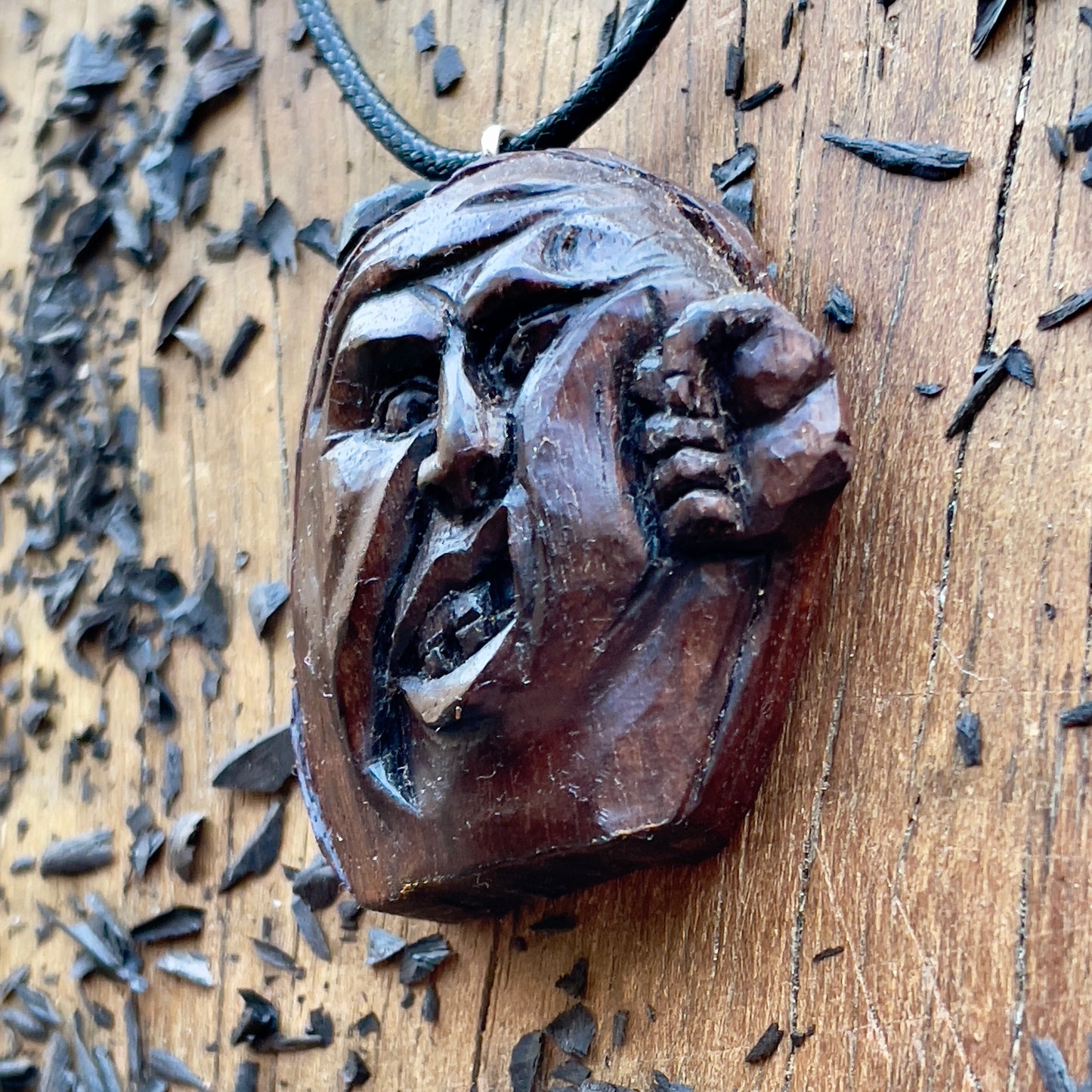 Halloween Pendant – Punch On Face