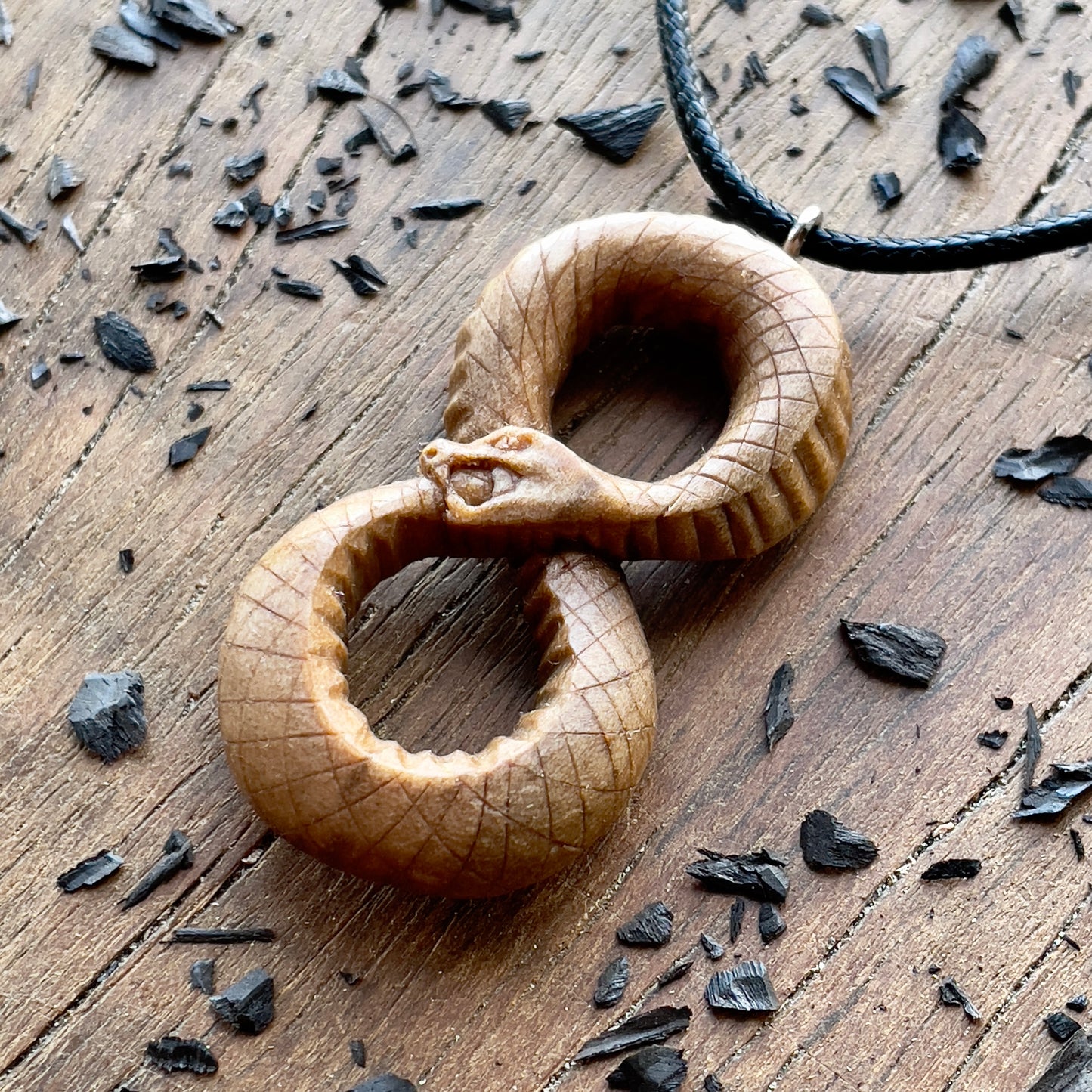 Serpent Ouroboros Pendant – Infinity Loop