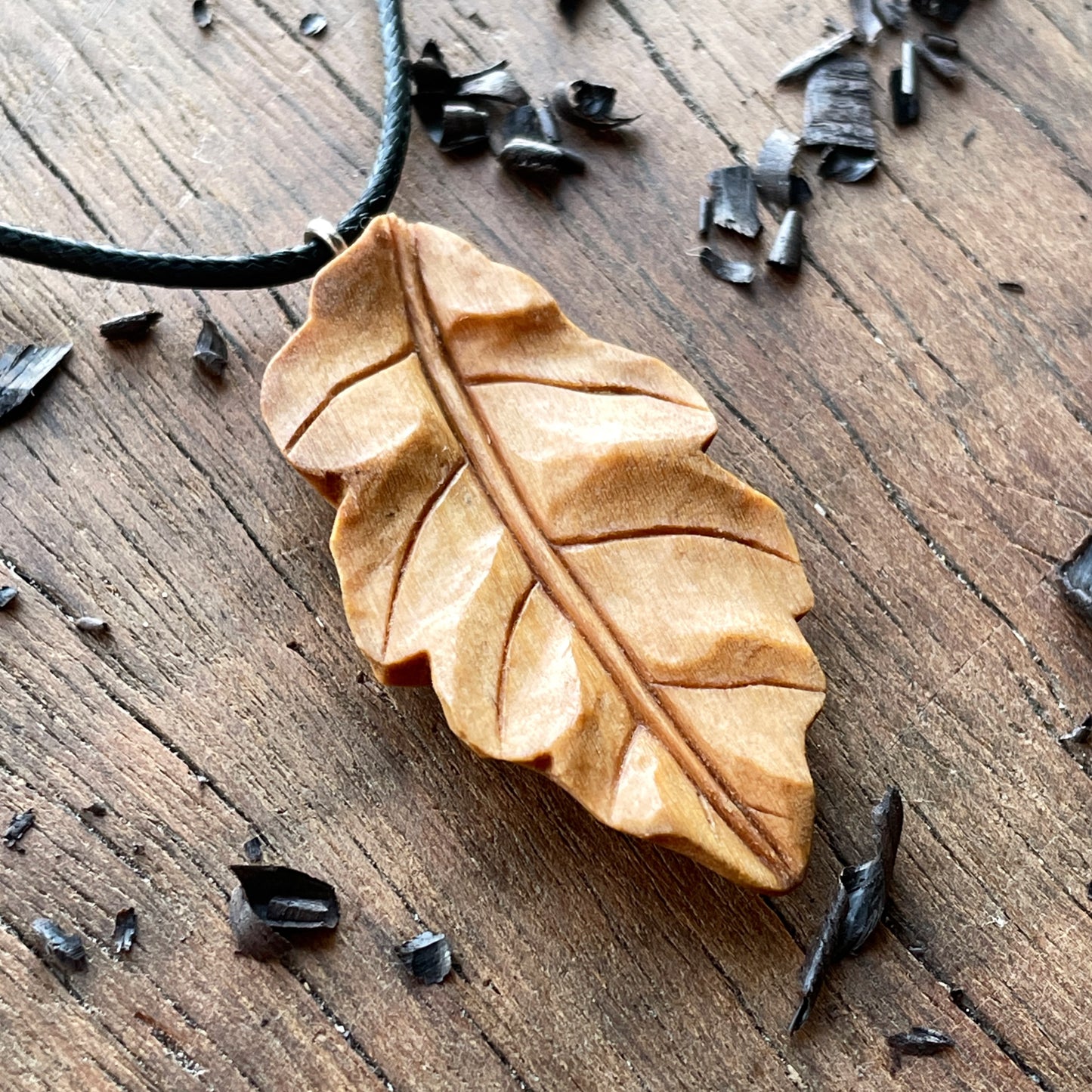 Oak Leaf Pendant - Autumn Whisper