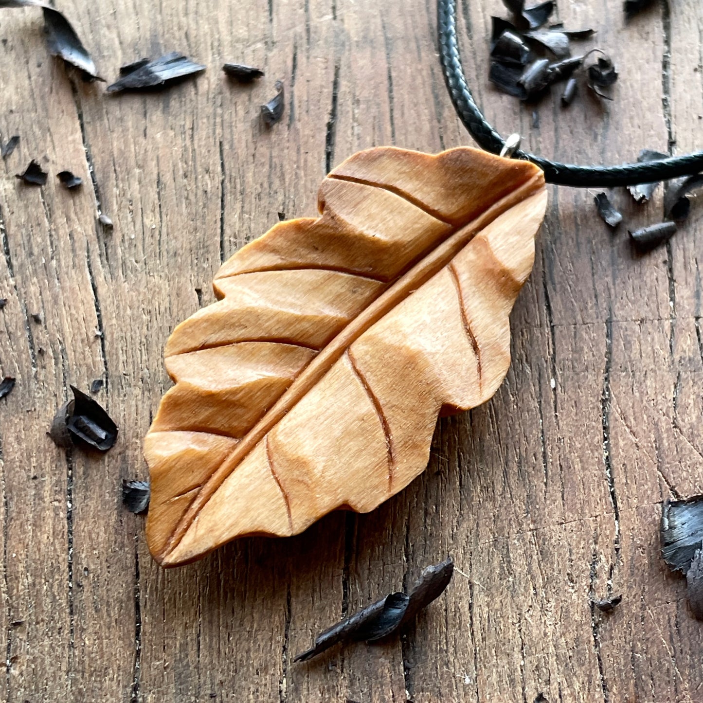 Oak Leaf Pendant - Autumn Whisper