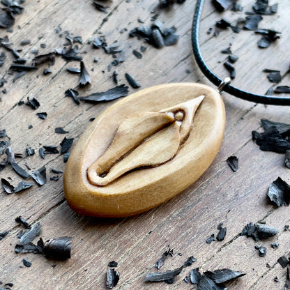 Vulva in Olive Wood