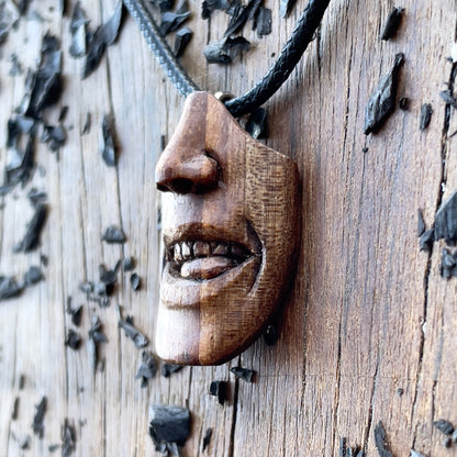 “Sensual Smile” Nose And Lips Pendant