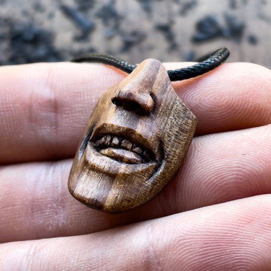 “Sensual Smile” Nose And Lips Pendant