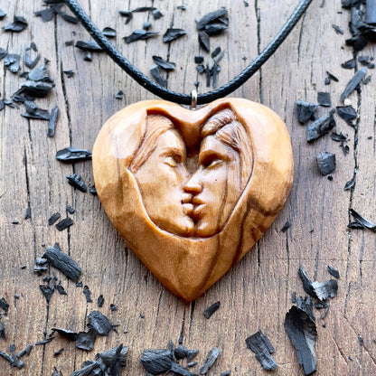 Kiss Into Heart Olive d Pendant