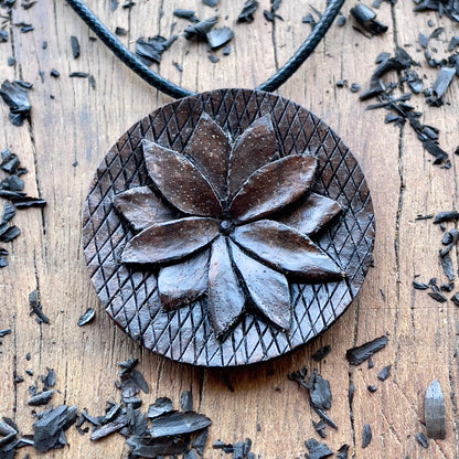 Ciondolo a forma di fiore