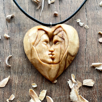 Kiss Into Heart Olive d Pendant