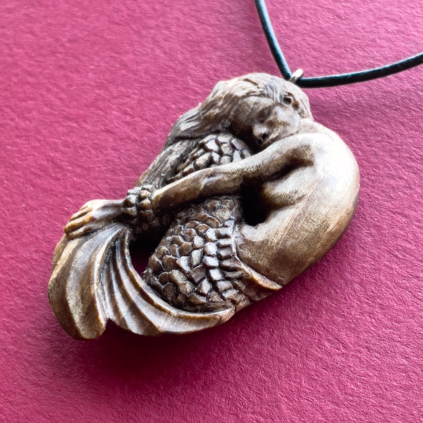 Mermaid Pendant – Pearl Silence