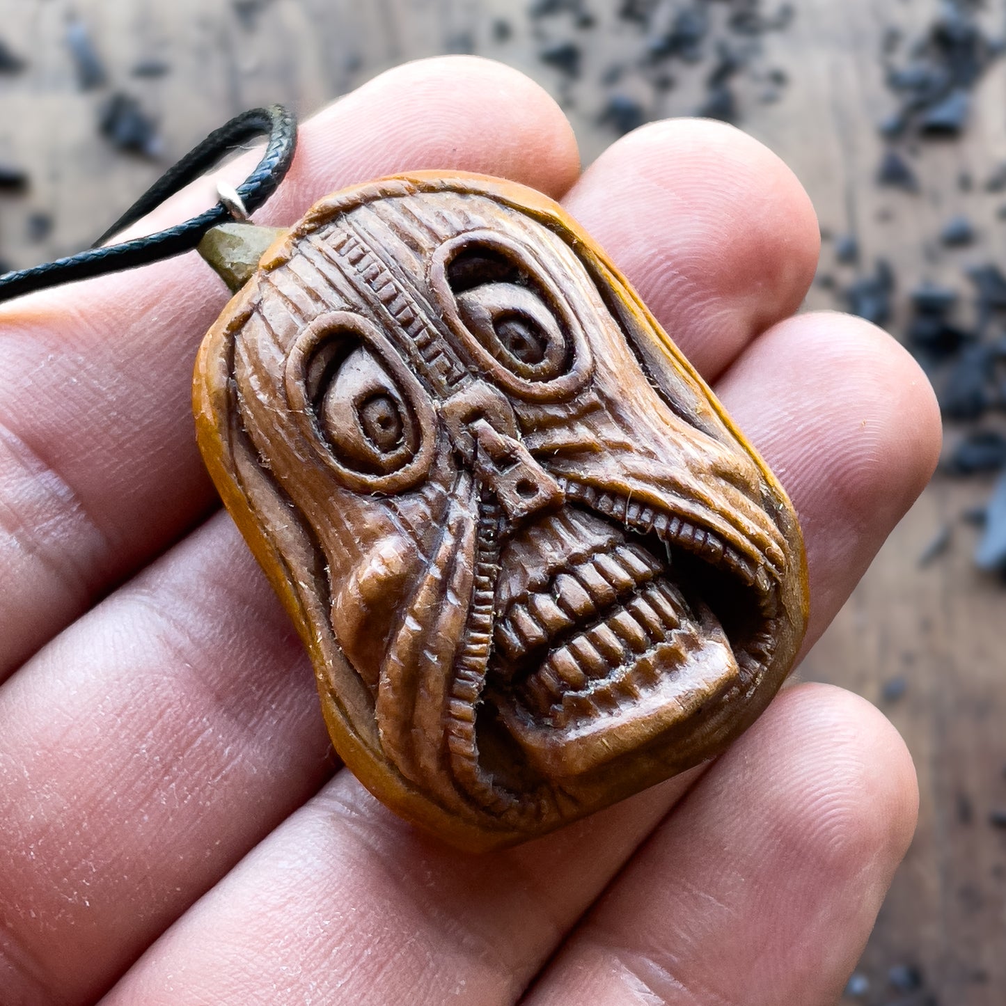 Halloween Pendant – Ghost Skull With Zipper