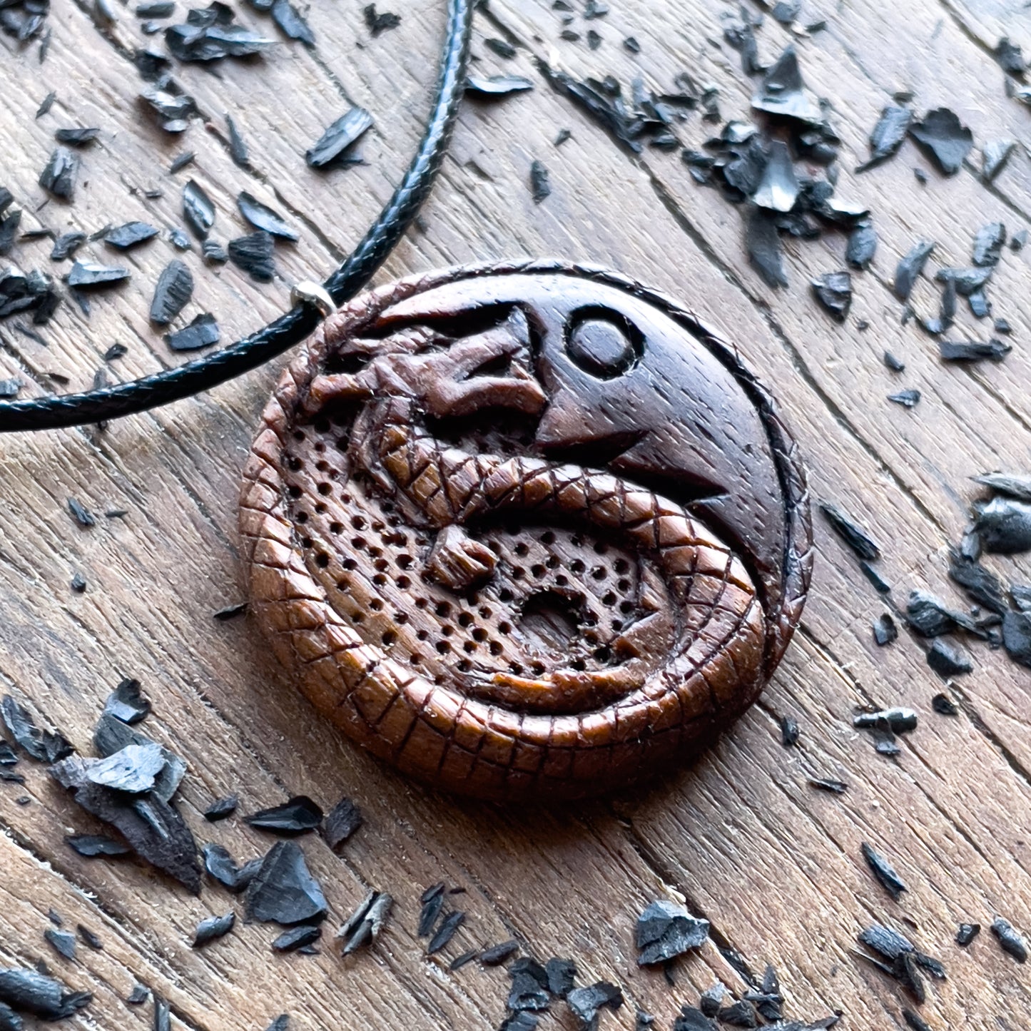 Ciondolo in legno di noce del drago Yin Yang