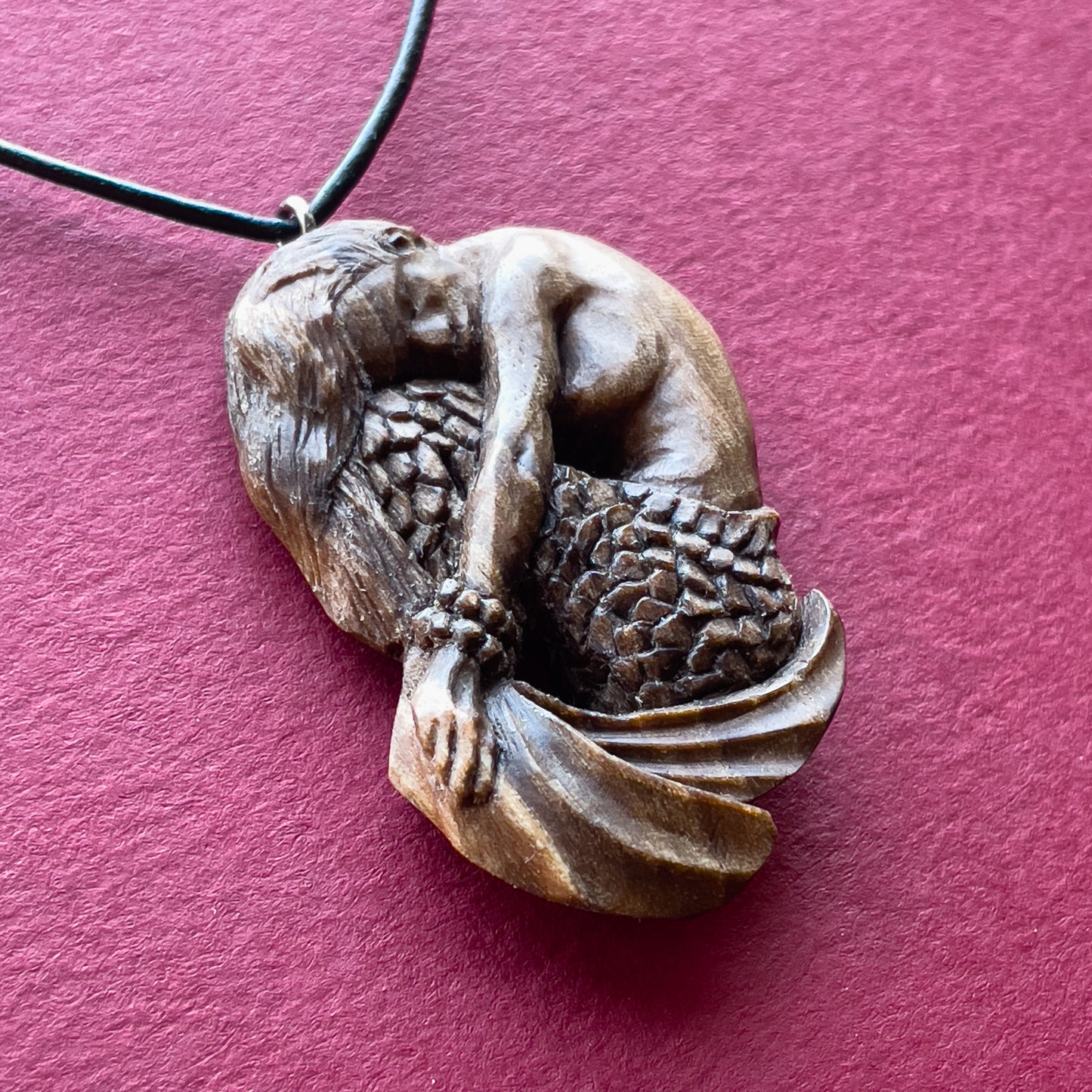 Mermaid Pendant – Pearl Silence