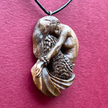 Mermaid Pendant – Pearl Silence