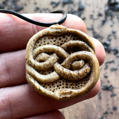 Ciondolo serpenti Ouroboros