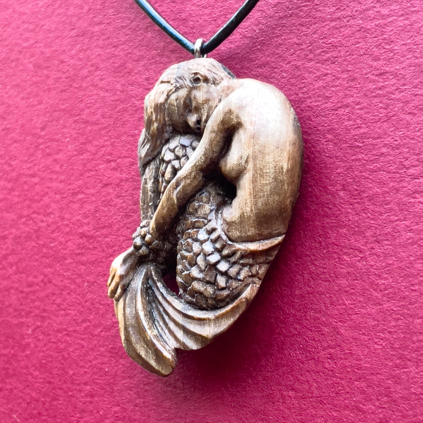 Mermaid Pendant – Pearl Silence