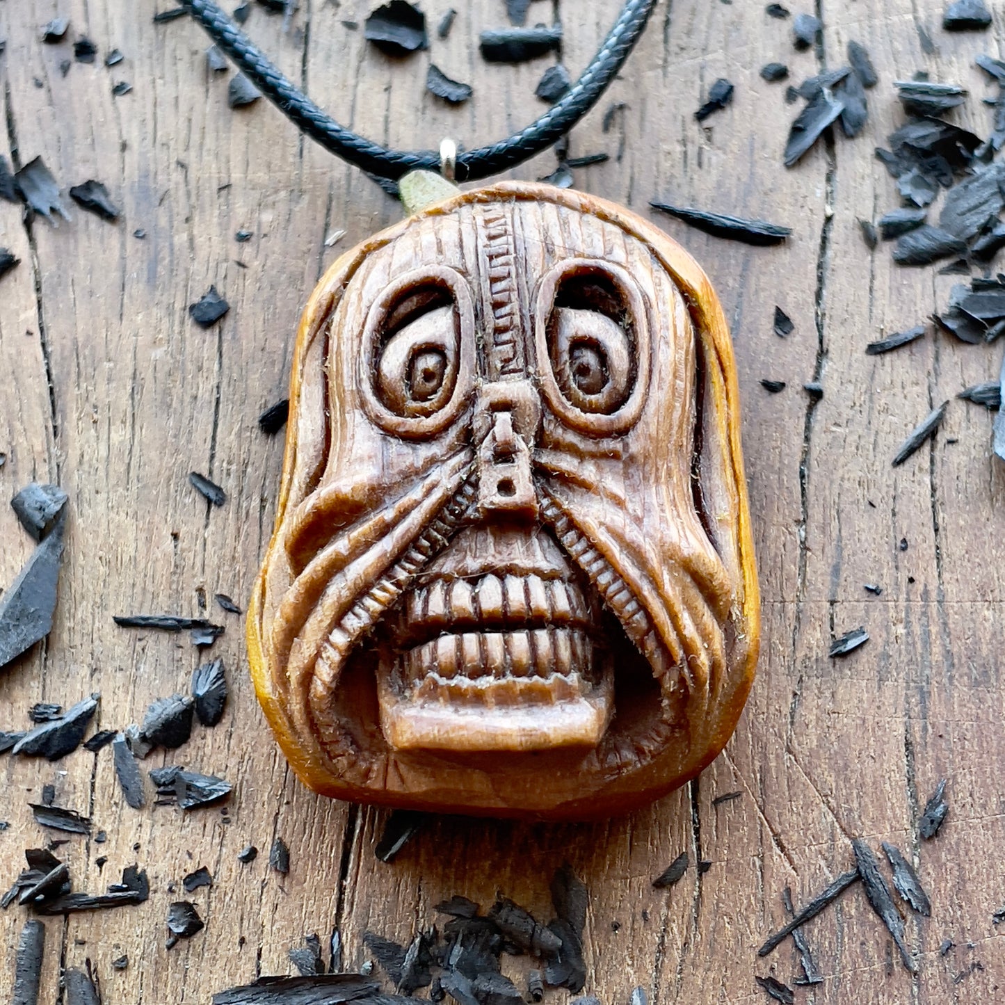 Halloween Pendant – Ghost Skull With Zipper