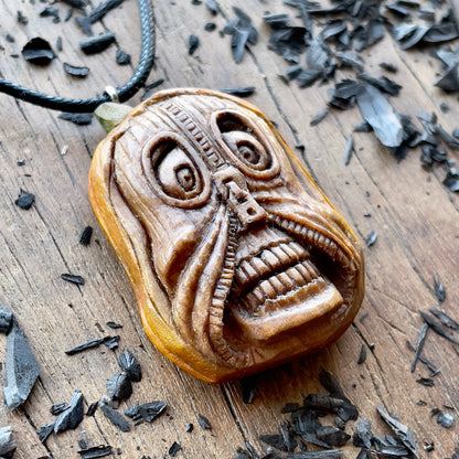 Halloween Pendant – Ghost Skull With Zipper