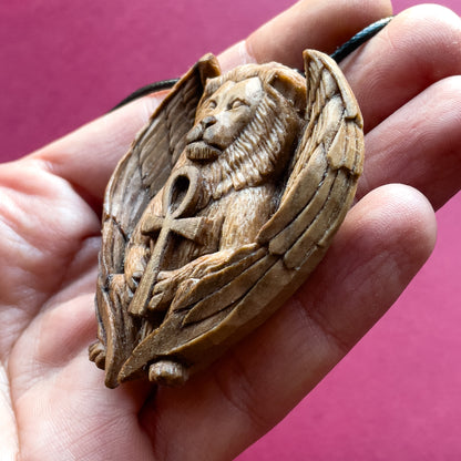 Ciondolo Leone con Ali e Ankh