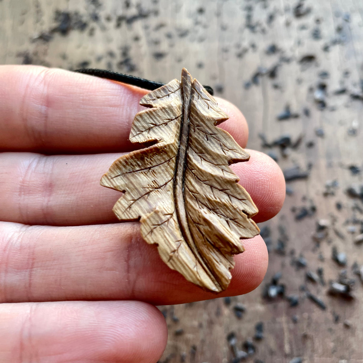 Ciondolo grande foglia di quercia