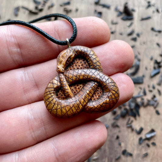 Ciondolo serpente celtico Uroboro