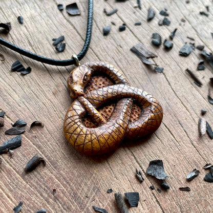 Ouroboros Pendant – Round Triquetra