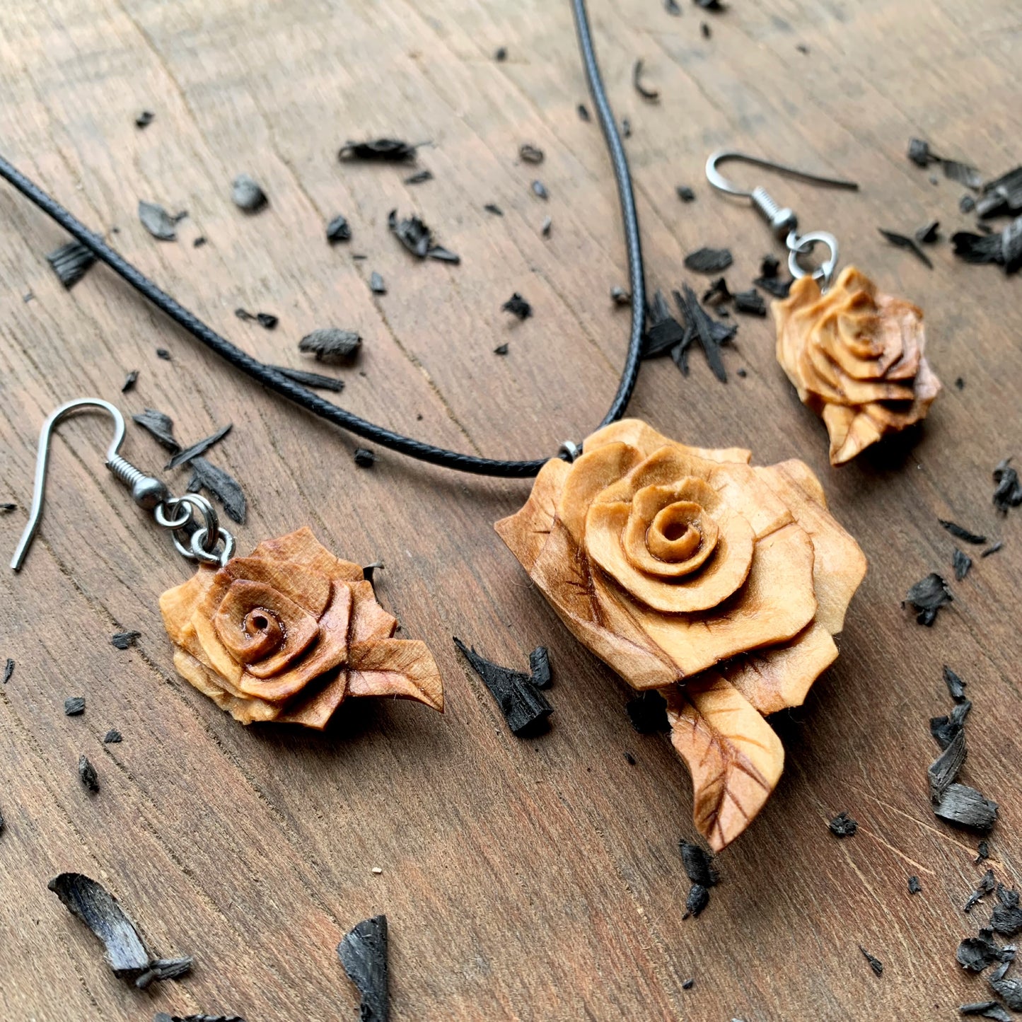 Set Of Rose Pendant And Earrings