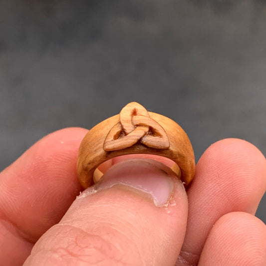 Triquetra Ring