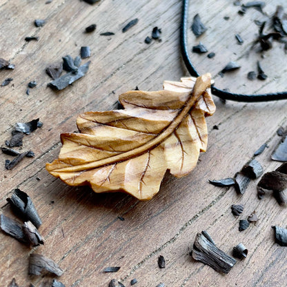 Oak Leaf Pendant - Autumn Whisper