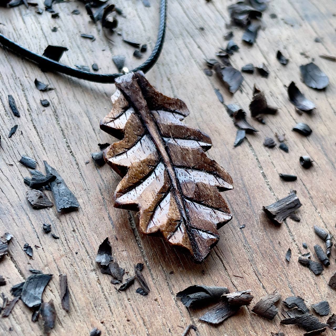 Oak Leaf Pendant - Autumn Whisper