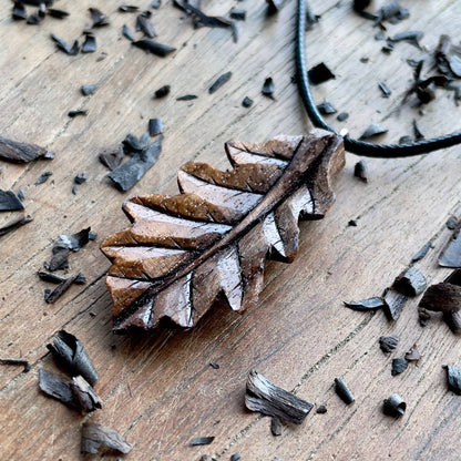 Oak Leaf Pendant - Autumn Whisper