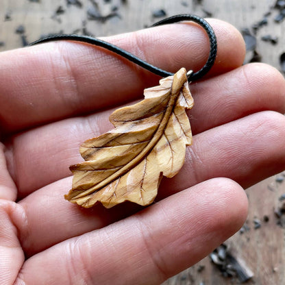 Oak Leaf Pendant - Autumn Whisper